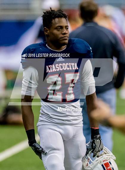 Thumbnail 3 in Lake Travis vs. Atascocita (UIL 6A Semifinal) photogallery.