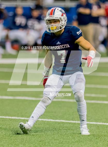 Thumbnail 2 in Lake Travis vs. Atascocita (UIL 6A Semifinal) photogallery.