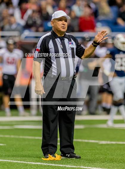 Thumbnail 2 in Lake Travis vs. Atascocita (UIL 6A Semifinal) photogallery.