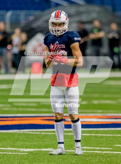 Thumbnail 2 in Lake Travis vs. Atascocita (UIL 6A Semifinal) photogallery.