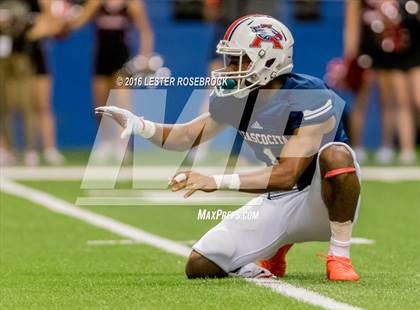 Thumbnail 2 in Lake Travis vs. Atascocita (UIL 6A Semifinal) photogallery.