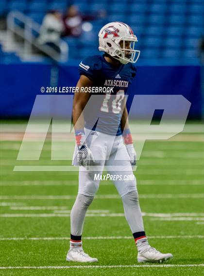 Thumbnail 3 in Lake Travis vs. Atascocita (UIL 6A Semifinal) photogallery.