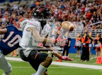 Thumbnail 1 in Lake Travis vs. Atascocita (UIL 6A Semifinal) photogallery.