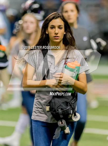 Thumbnail 2 in Lake Travis vs. Atascocita (UIL 6A Semifinal) photogallery.