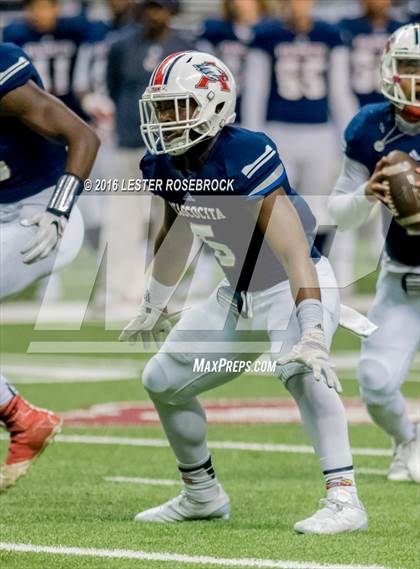 Thumbnail 1 in Lake Travis vs. Atascocita (UIL 6A Semifinal) photogallery.
