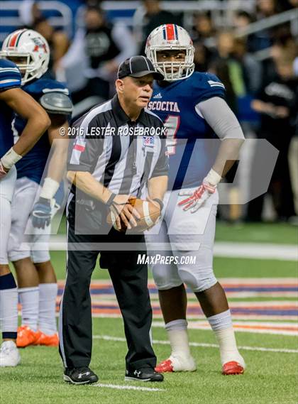Thumbnail 2 in Lake Travis vs. Atascocita (UIL 6A Semifinal) photogallery.