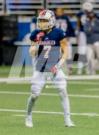 Thumbnail 3 in Lake Travis vs. Atascocita (UIL 6A Semifinal) photogallery.