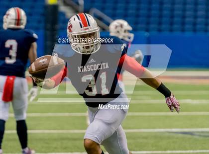 Thumbnail 2 in Lake Travis vs. Atascocita (UIL 6A Semifinal) photogallery.