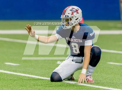Thumbnail 3 in Lake Travis vs. Atascocita (UIL 6A Semifinal) photogallery.