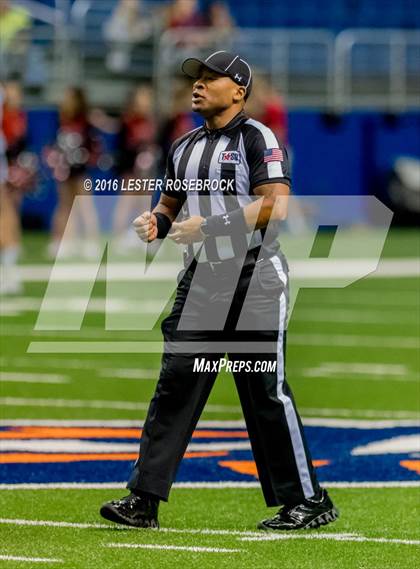 Thumbnail 2 in Lake Travis vs. Atascocita (UIL 6A Semifinal) photogallery.