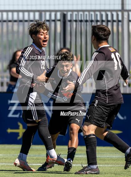Thumbnail 3 in Ogden vs. Ben Lomond (UHSAA 3A Semifinal) photogallery.