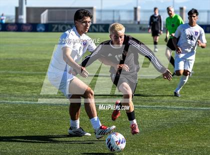 Thumbnail 3 in Ogden vs. Ben Lomond (UHSAA 3A Semifinal) photogallery.
