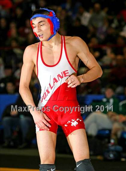 Thumbnail 1 in NYSPHSAA D1 Championships (96-135 Finals) photogallery.