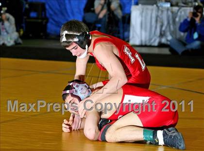 Thumbnail 2 in NYSPHSAA D1 Championships (96-135 Finals) photogallery.