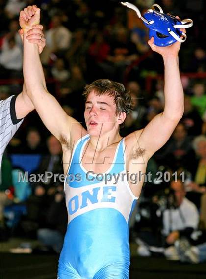 Thumbnail 1 in NYSPHSAA D1 Championships (96-135 Finals) photogallery.