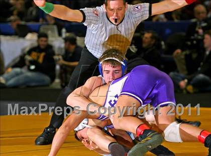 Thumbnail 1 in NYSPHSAA D1 Championships (96-135 Finals) photogallery.
