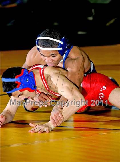 Thumbnail 1 in NYSPHSAA D1 Championships (96-135 Finals) photogallery.