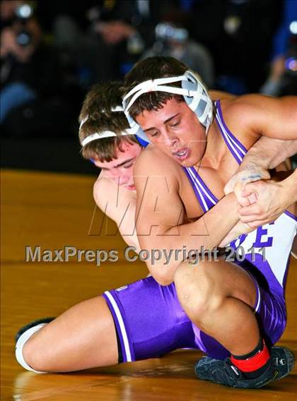 Thumbnail 2 in NYSPHSAA D1 Championships (96-135 Finals) photogallery.