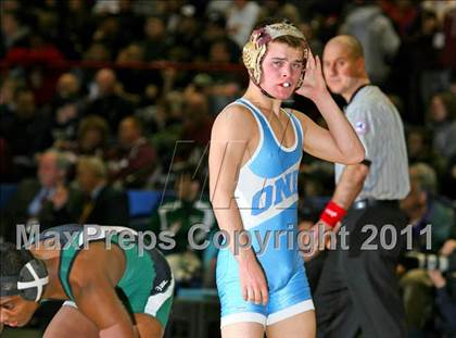 Thumbnail 1 in NYSPHSAA D1 Championships (96-135 Finals) photogallery.