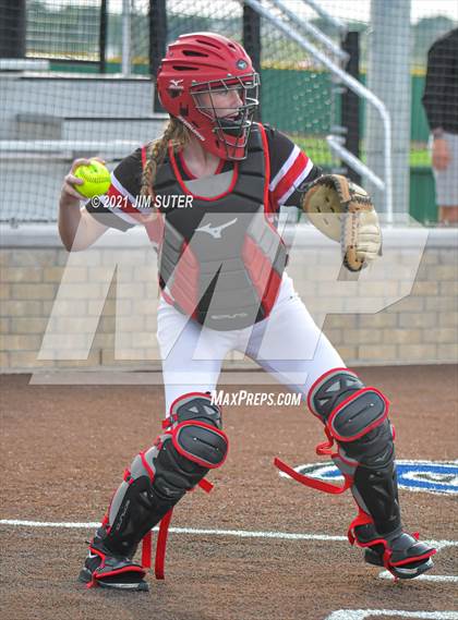 Thumbnail 3 in Rusk vs Taylor (UIL 4A Area Playoff) photogallery.