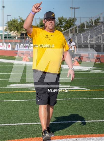 Thumbnail 2 in Round Valley vs. Thatcher (AIA 2A Final) photogallery.