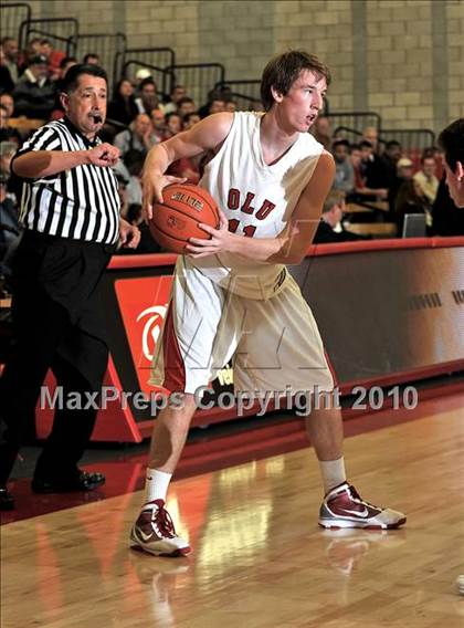 Thumbnail 2 in Lutheran vs. Ocean View (Nike Extravaganza) photogallery.
