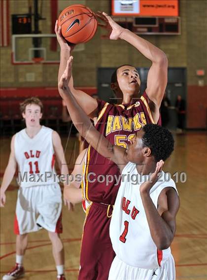 Thumbnail 2 in Lutheran vs. Ocean View (Nike Extravaganza) photogallery.