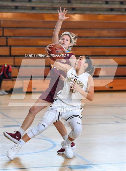 Thumbnail 3 in Menlo-Atherton vs. Saint Francis (Elite Showcase) photogallery.