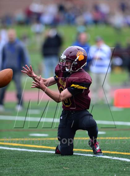 Thumbnail 3 in Lewis Mills @ Granby Memorial photogallery.