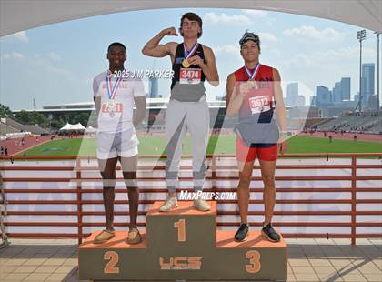 Thumbnail 3 in UIL 4A Track and Field State Finals (Awards) photogallery.