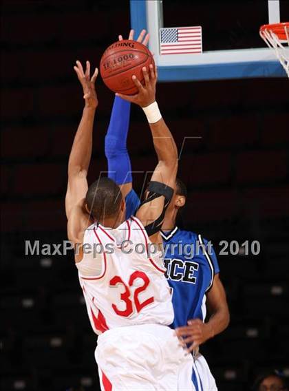 Thumbnail 1 in St. Mary's vs. Price (CIF State D4 Final) photogallery.
