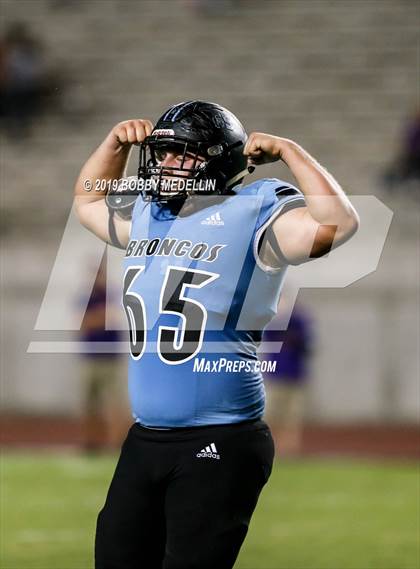 Thumbnail 2 in Clovis North vs. Ridgeview photogallery.