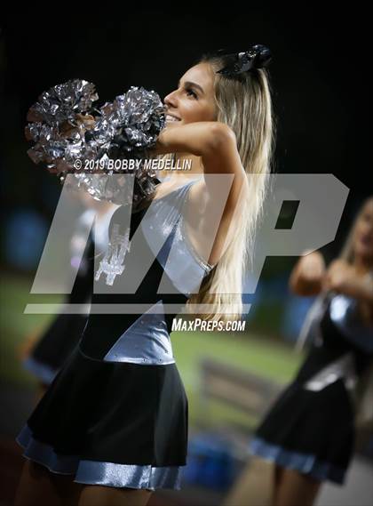 Thumbnail 3 in Clovis North vs. Ridgeview photogallery.