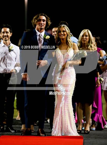 Thumbnail 2 in Clovis North vs. Ridgeview photogallery.