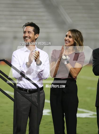 Thumbnail 3 in Clovis North vs. Ridgeview photogallery.