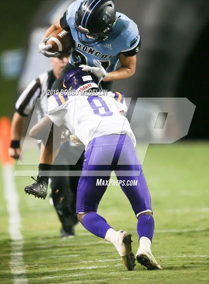 Thumbnail 2 in Clovis North vs. Ridgeview photogallery.