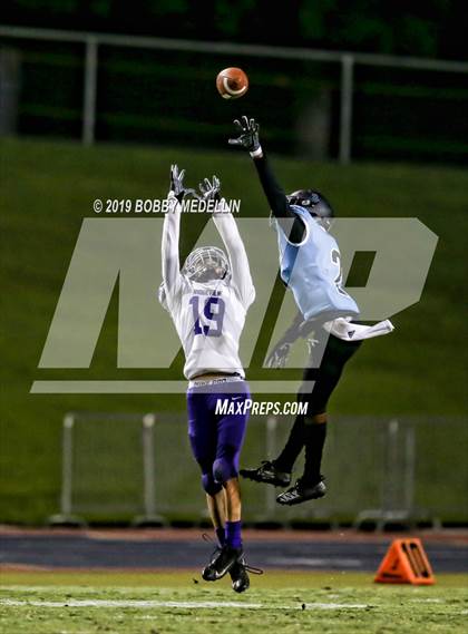 Thumbnail 2 in Clovis North vs. Ridgeview photogallery.