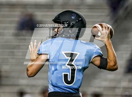 Thumbnail 2 in Clovis North vs. Ridgeview photogallery.