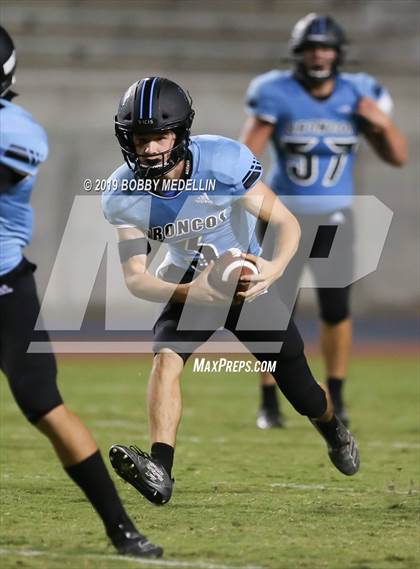 Thumbnail 2 in Clovis North vs. Ridgeview photogallery.