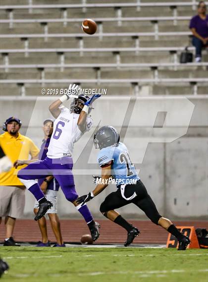 Thumbnail 1 in Clovis North vs. Ridgeview photogallery.
