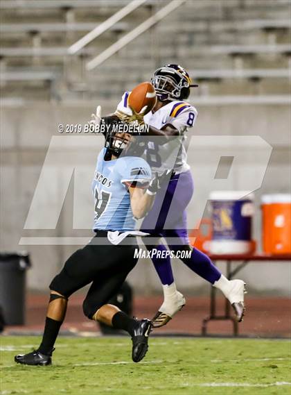 Thumbnail 3 in Clovis North vs. Ridgeview photogallery.