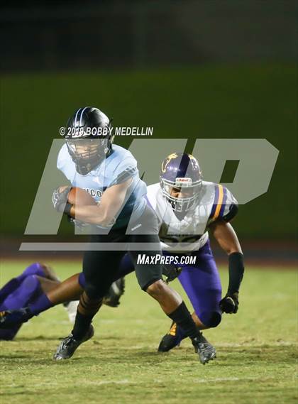 Thumbnail 3 in Clovis North vs. Ridgeview photogallery.