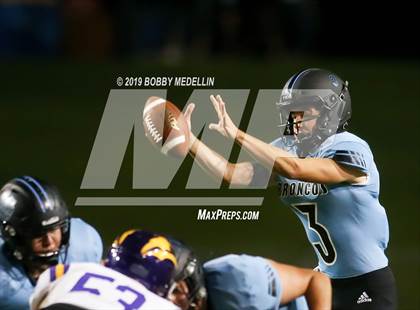 Thumbnail 2 in Clovis North vs. Ridgeview photogallery.