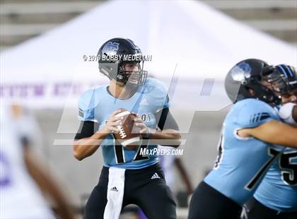 Thumbnail 2 in Clovis North vs. Ridgeview photogallery.