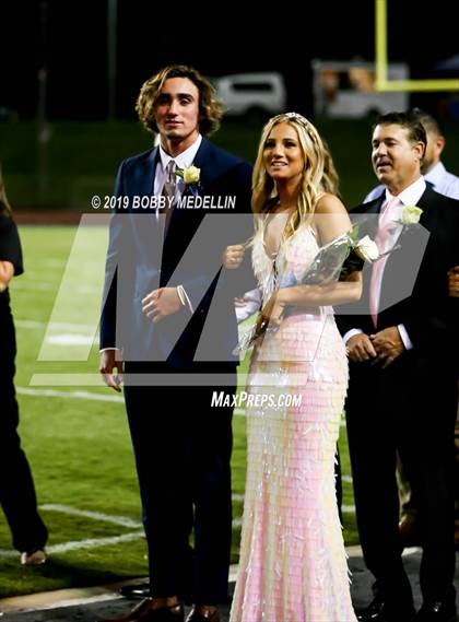 Thumbnail 3 in Clovis North vs. Ridgeview photogallery.