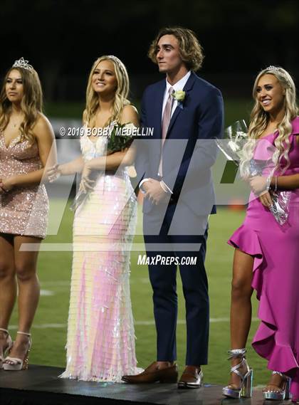 Thumbnail 2 in Clovis North vs. Ridgeview photogallery.