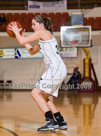 Thumbnail 1 in Iowa Park vs Paris (Fantasy of Lights Tournament) photogallery.
