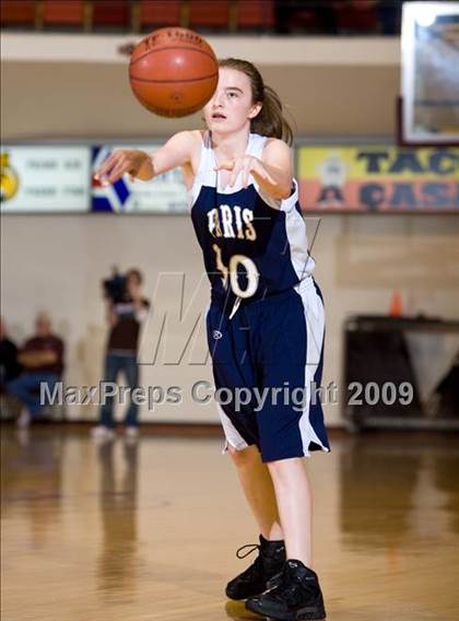 Thumbnail 1 in Iowa Park vs Paris (Fantasy of Lights Tournament) photogallery.