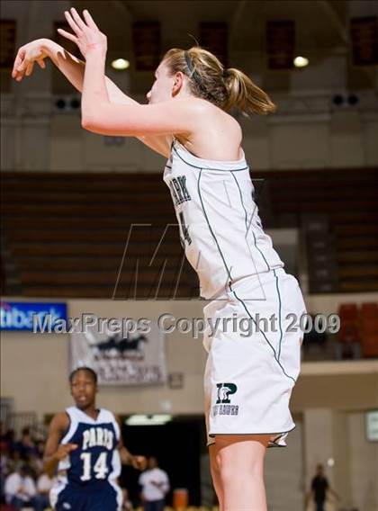 Thumbnail 1 in Iowa Park vs Paris (Fantasy of Lights Tournament) photogallery.