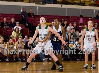 Thumbnail 3 in Iowa Park vs Paris (Fantasy of Lights Tournament) photogallery.